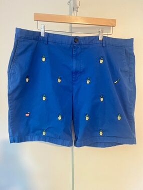 Vineyard Vines Men’s Blue Pineapple Shorts 44
